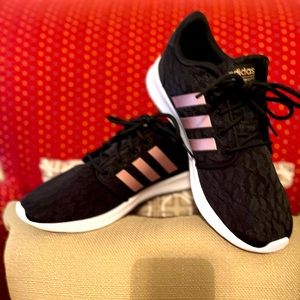 Adidas Womens QT Racer Up Running Shoes Size 10